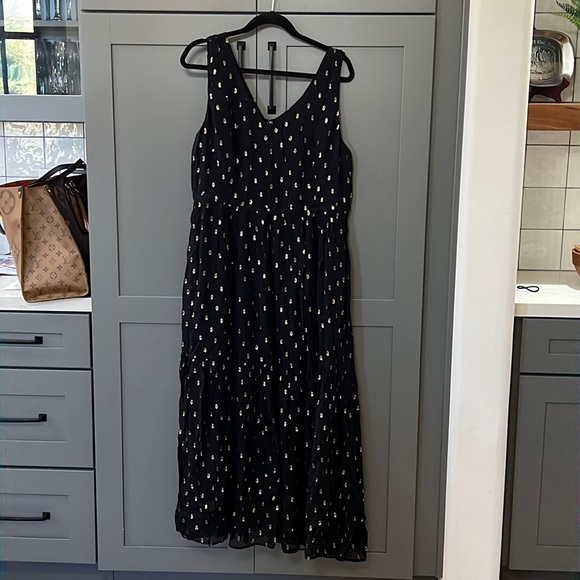 NWT{Talbots}Sz 14 Black Chiffon w/Gold Dot Maxi Vneck Sleeveless Dress - Picture 2 of 8